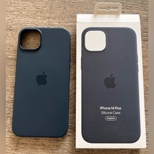 Apple Silicone Case w/Magsafe iPhone 14
Plus, Midnight